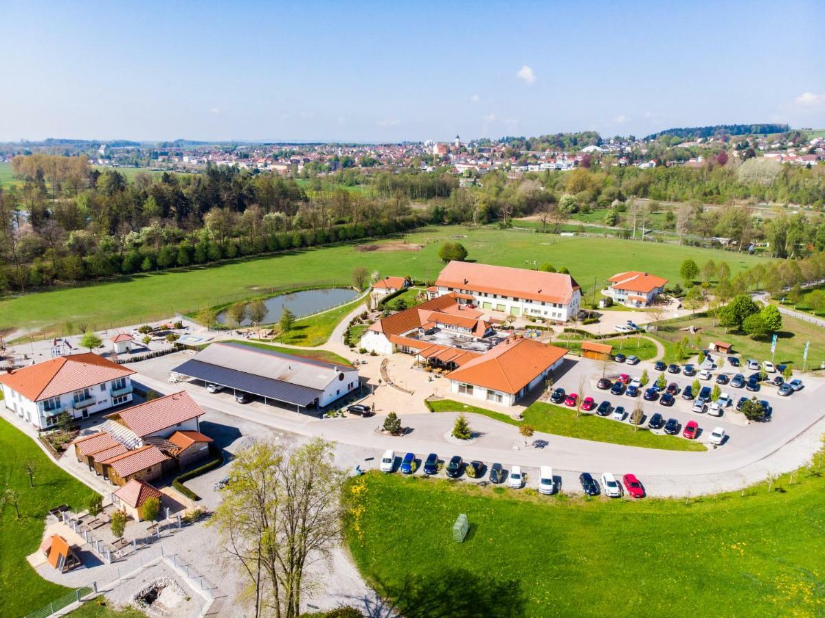 Hotel Hofgut Tiergarten Aulendorf Eksteriør billede