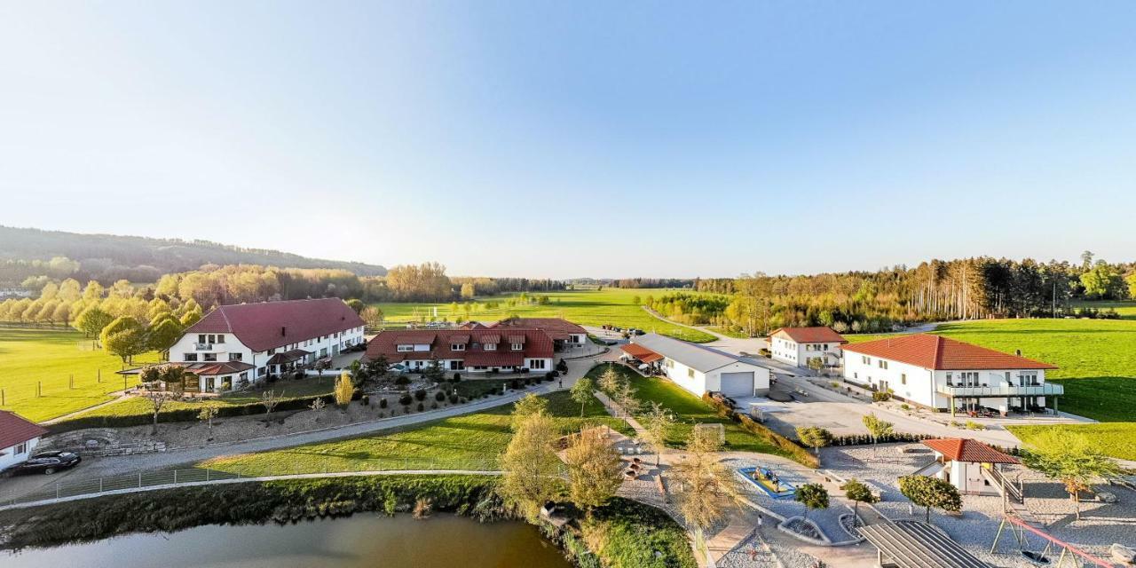 Hotel Hofgut Tiergarten Aulendorf Eksteriør billede